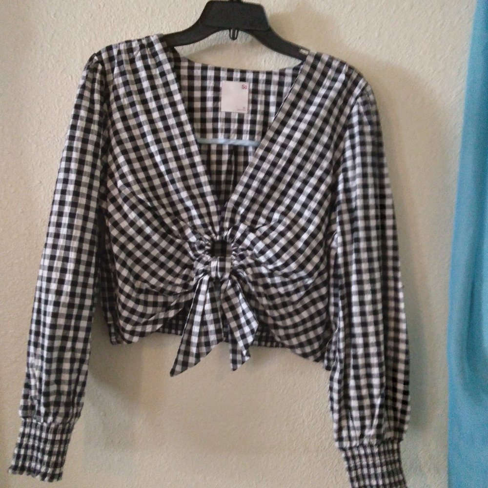 Front Tie-Black & White Long Sleeve Cut Out Top
